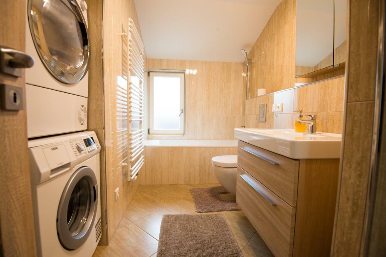 קרלובי וארי Spa Apartments Bulharska מראה חיצוני תמונה