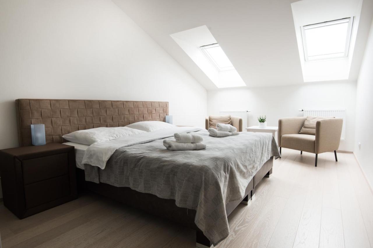קרלובי וארי Spa Apartments Bulharska מראה חיצוני תמונה