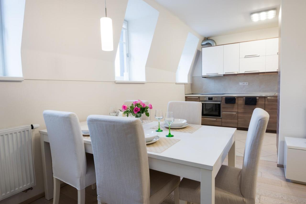 קרלובי וארי Spa Apartments Bulharska מראה חיצוני תמונה